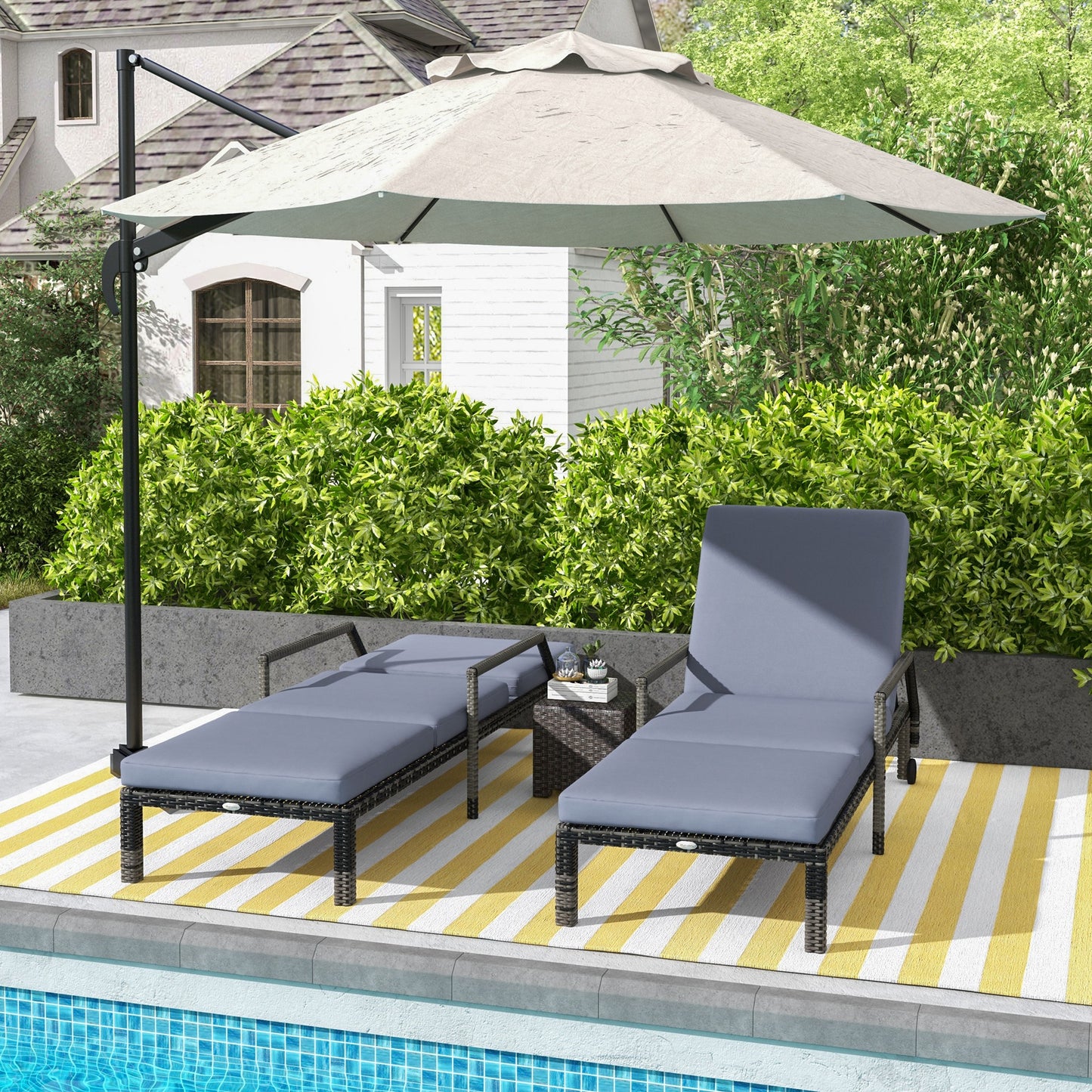 Zestaw 2 leżaków ogrodowych Outsunny Outdoor PE Rattan, leżak ogrodowy z wikliny z 5-stopniową regulacją oparcia i 2 kółkami, ciemnoszary