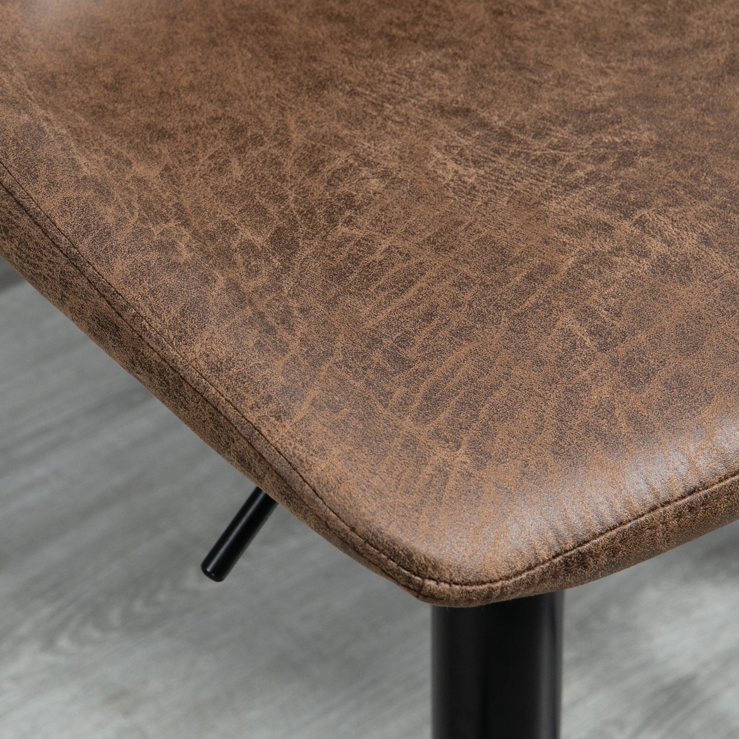HOMCOM Adjustable Bar Stools Set of 2 Counter Height Barstools Dining Chairs 360¡ Swivel with Footrest for Home Pub, Brown