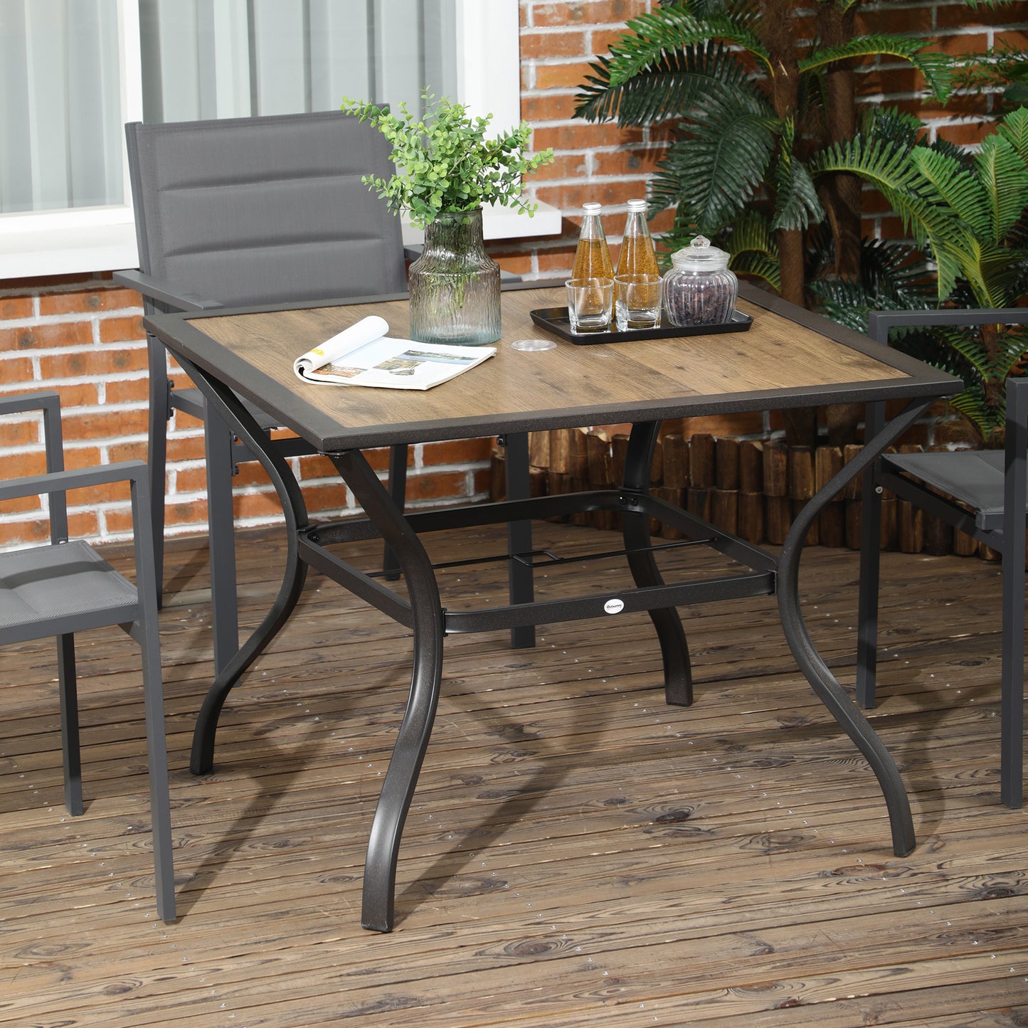 Outsunny Outdoor Garden Table Dining Table dla 4 osób z otworem na parasol, blat z płyty PC z efektem słojów kamienia na patio, ogród, brązowy
