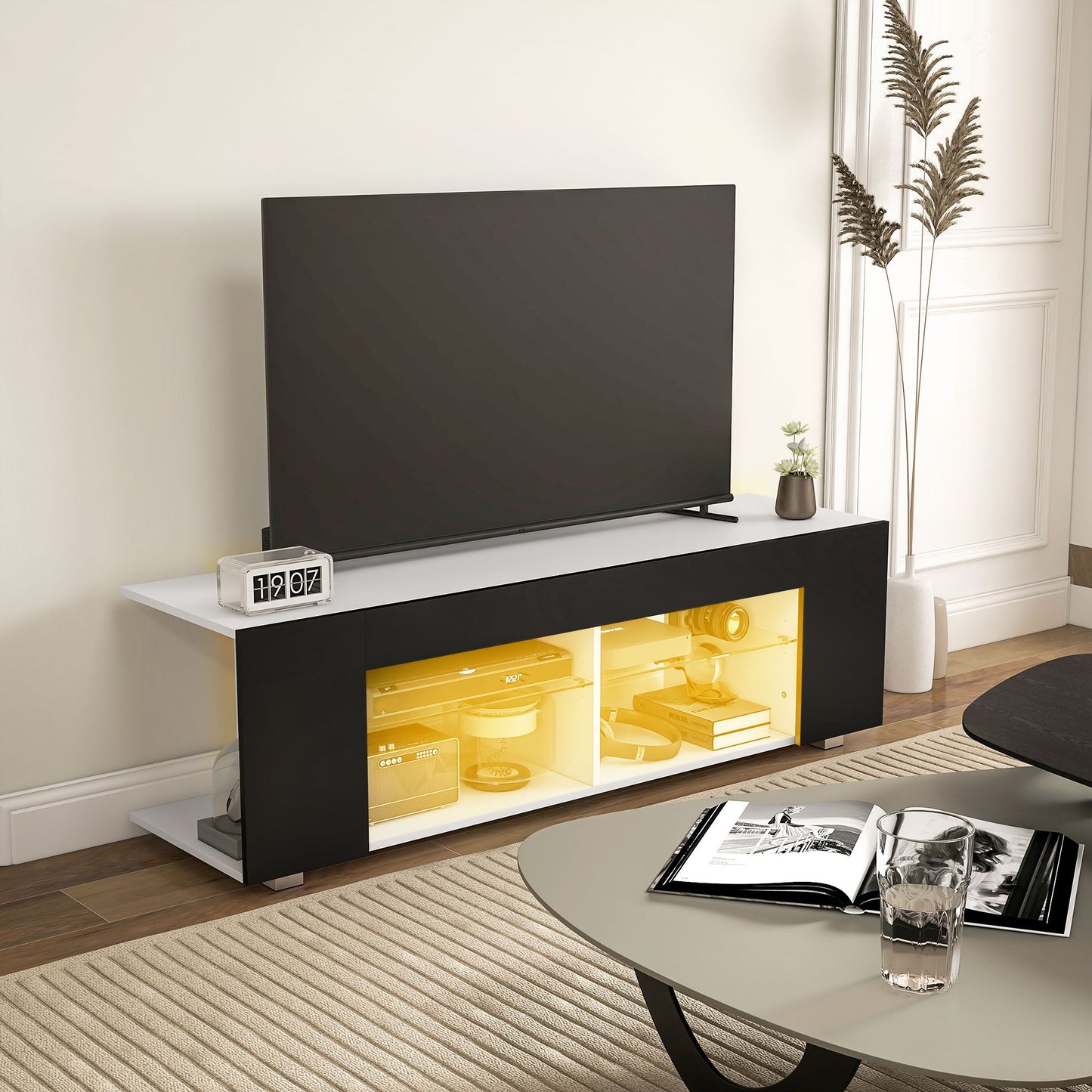 HOMCOM Szafka pod TV Multi-Shelf z regulowanymi światłami LED - czarna