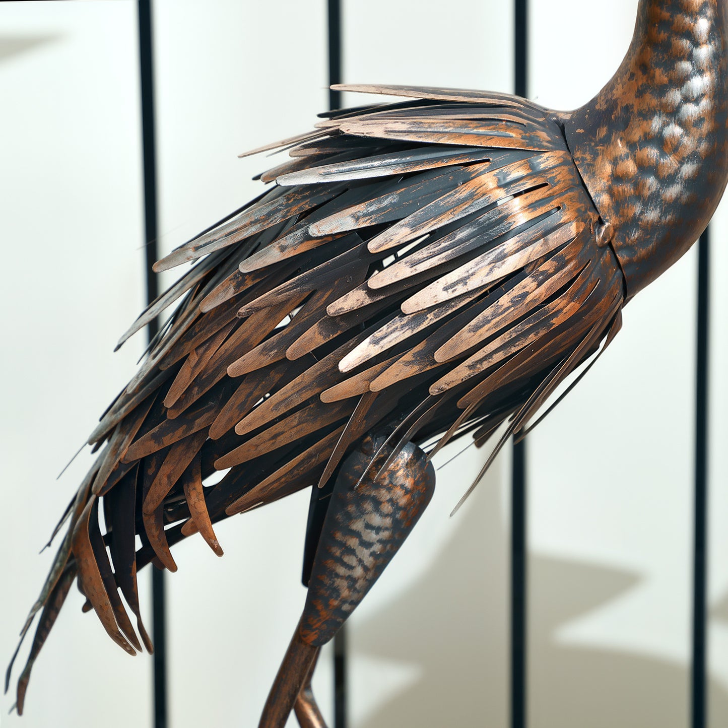 Outsunny Heron Garden Statue, Stojąca ozdoba ogrodowa, Metalowy prezent ogrodowy z palikami do dekoracji krajobrazu stawu tarasowego, Srebrny odcień