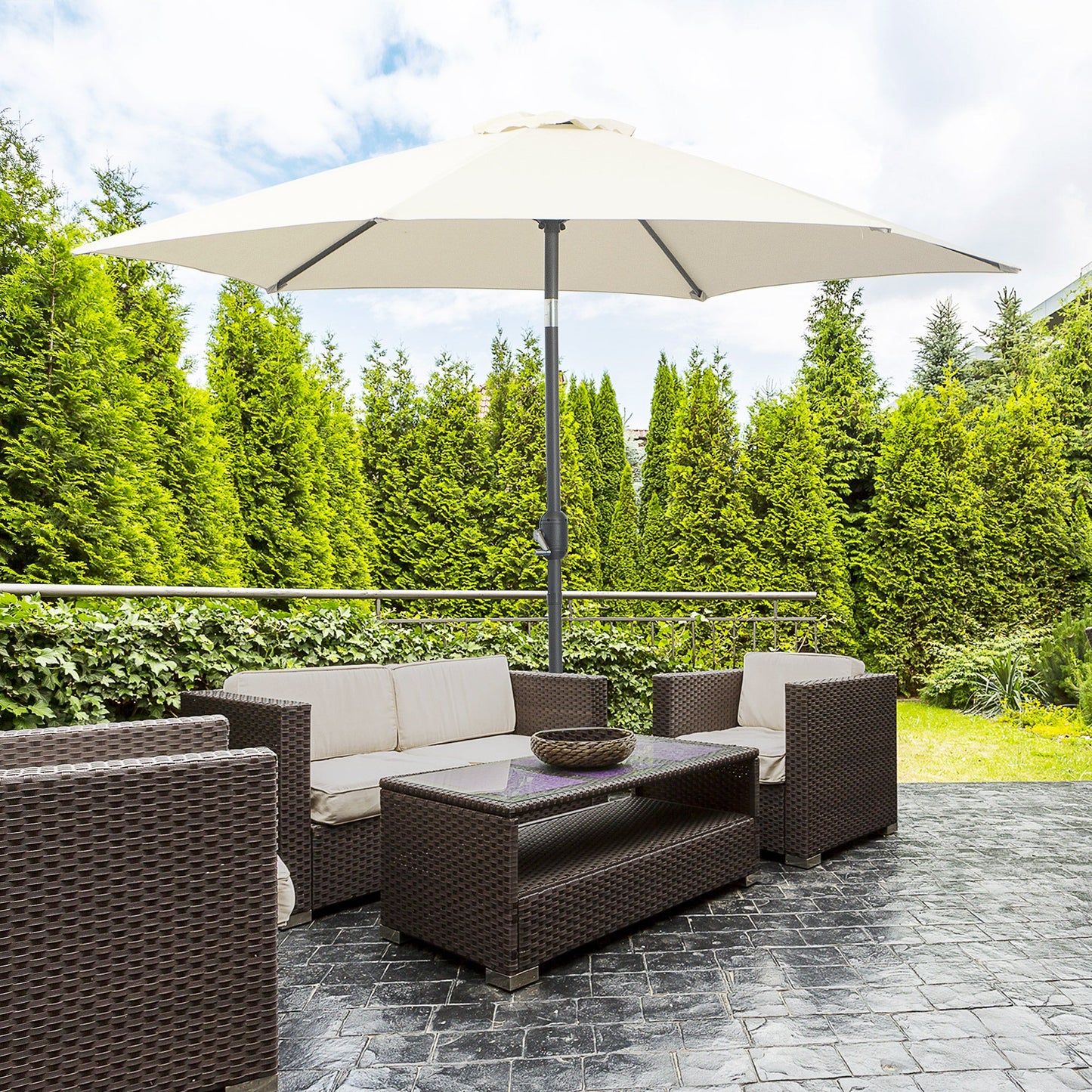 Outsunny2.6M Garden Parasol Umbrella with Tilt and Crank, Outdoor Sun Parasol Sunshade Shelter with Aluminium Frame, Cream White