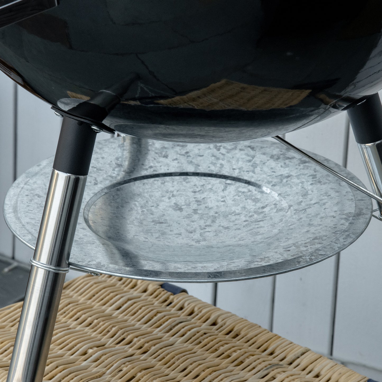 Outsunny przenośny grill węglowy typu kociołek – czarny