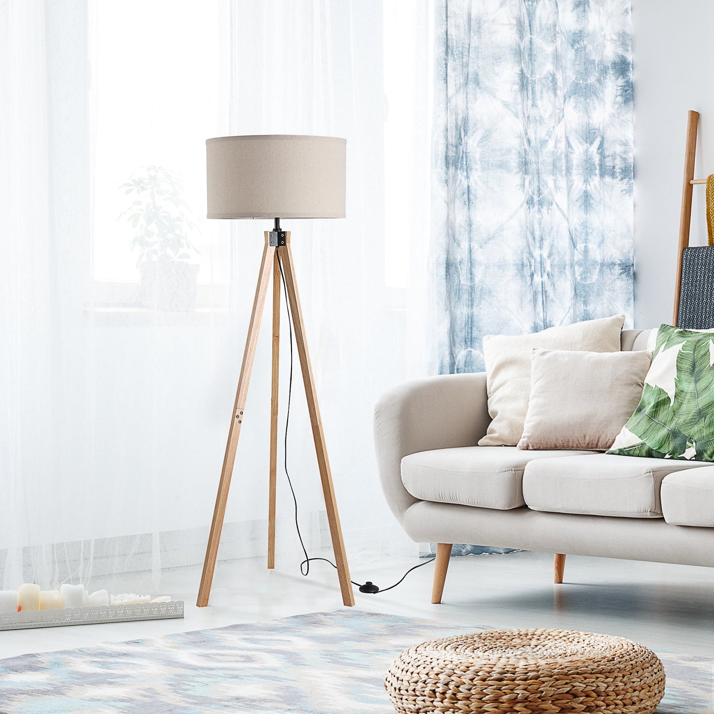 Lampa podłogowa HOMCOM z eleganckim drewnianym statywem, wolnostojąca, żarówka E27, uniwersalne zastosowanie w domowym biurze - beżowa