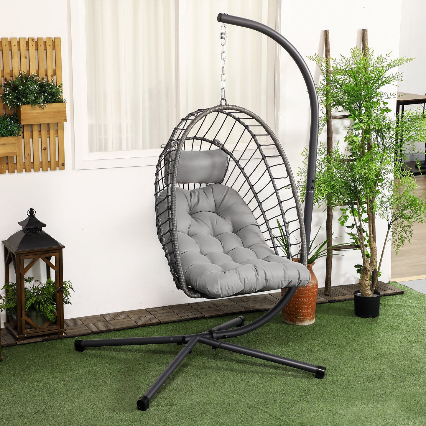 Outsunny Outdoor PE Rattan Swing Chair z poduszką, składany kosz ogrodowy Patio Hanging Egg Chair z metalowym stojakiem, zagłówek, do wewnątrz i na zewnątrz, jasnoszary