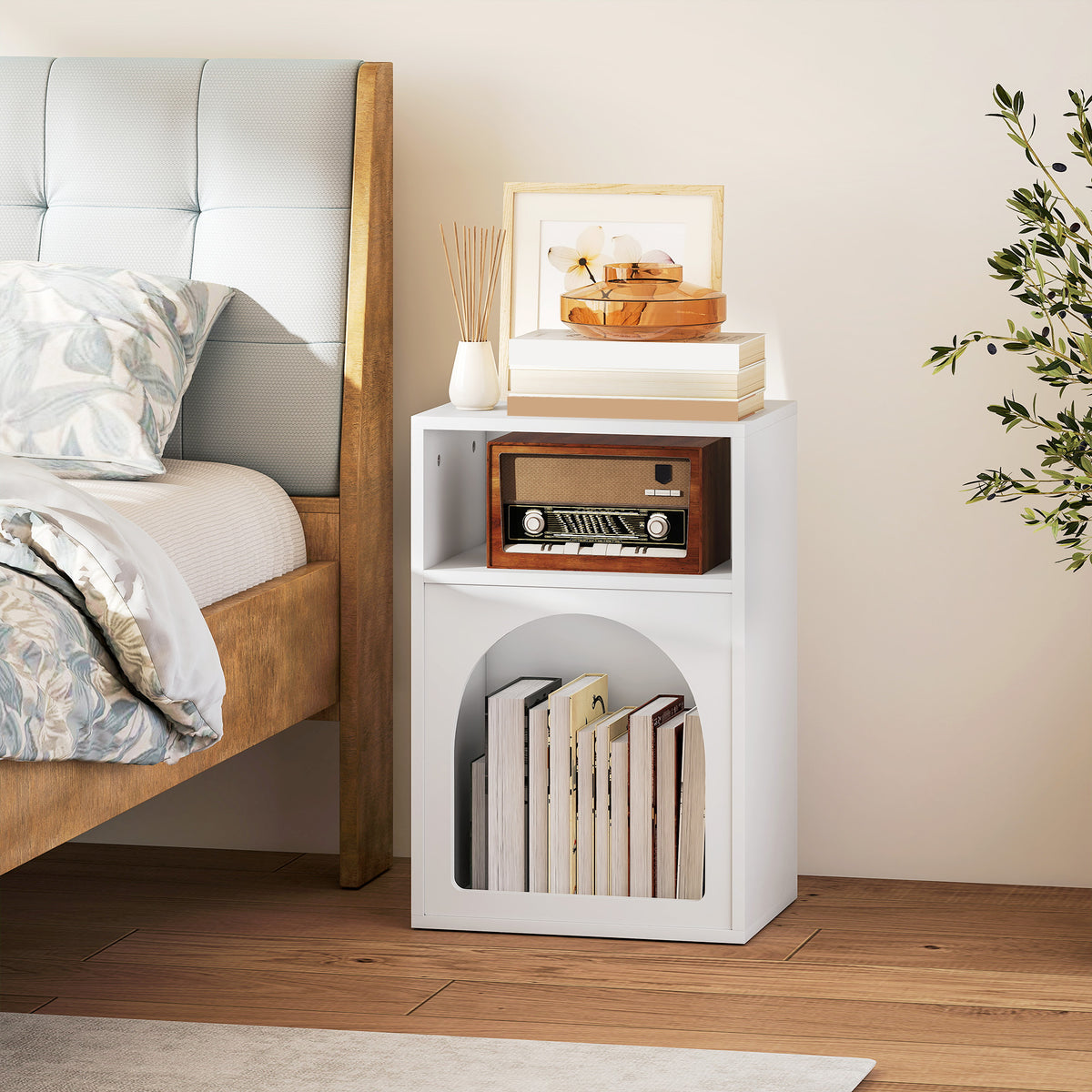 HOMCOM Bedside Table with 2 Open Compartments - White