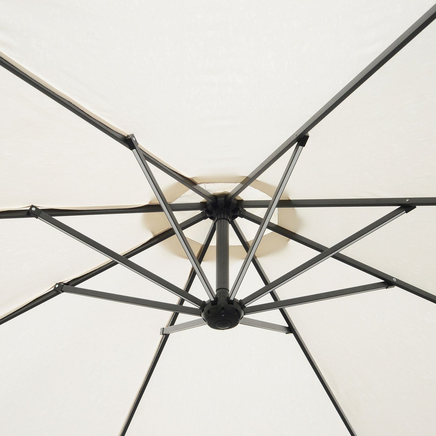 Parasol Outsunny z paskami LED zasilanymi energią słoneczną, 2,95 x 2,45 H, m-kremowy