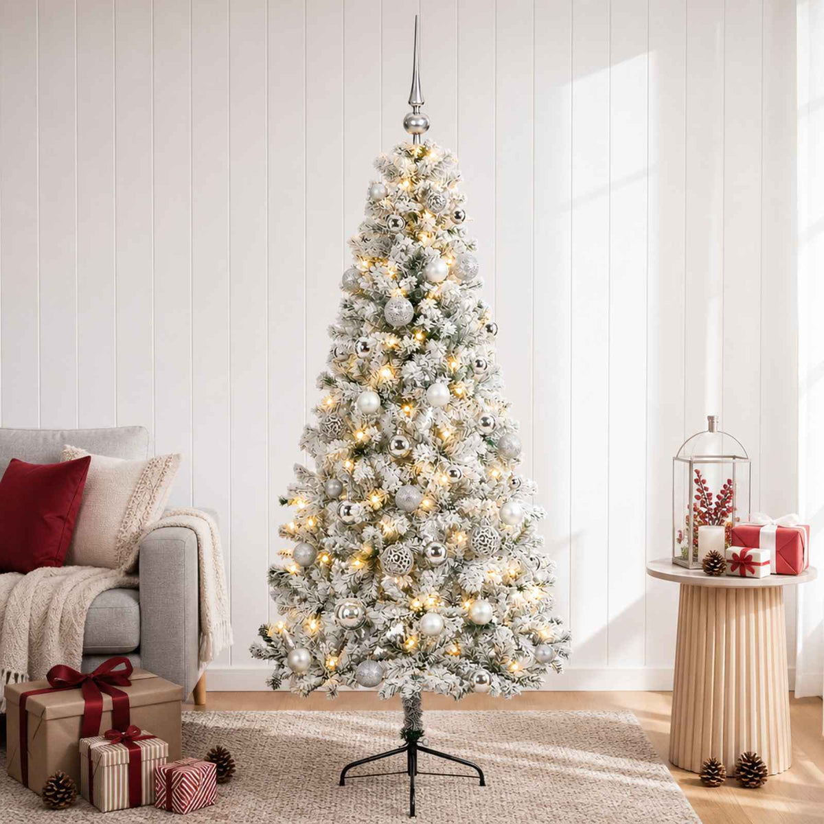 Artificial Christmas Tree with Bauble 150 LEDs 120 cm with LEDs & silver balls