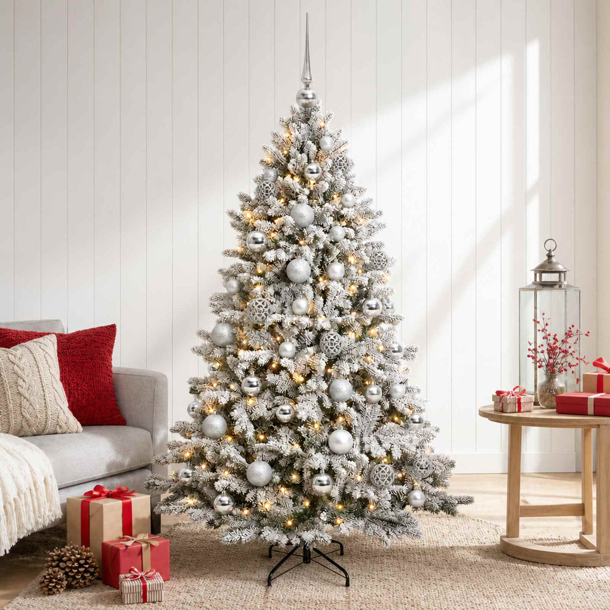 Artificial Christmas Tree with Bauble 150 LEDs Green and White 120 cm with LEDs & silver balls