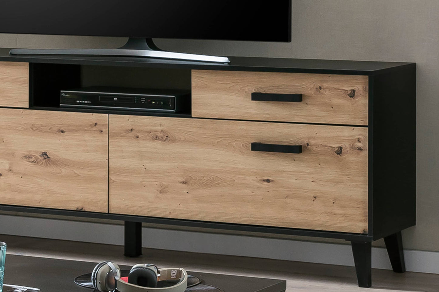 Artona 04 TV Cabinet 186cm