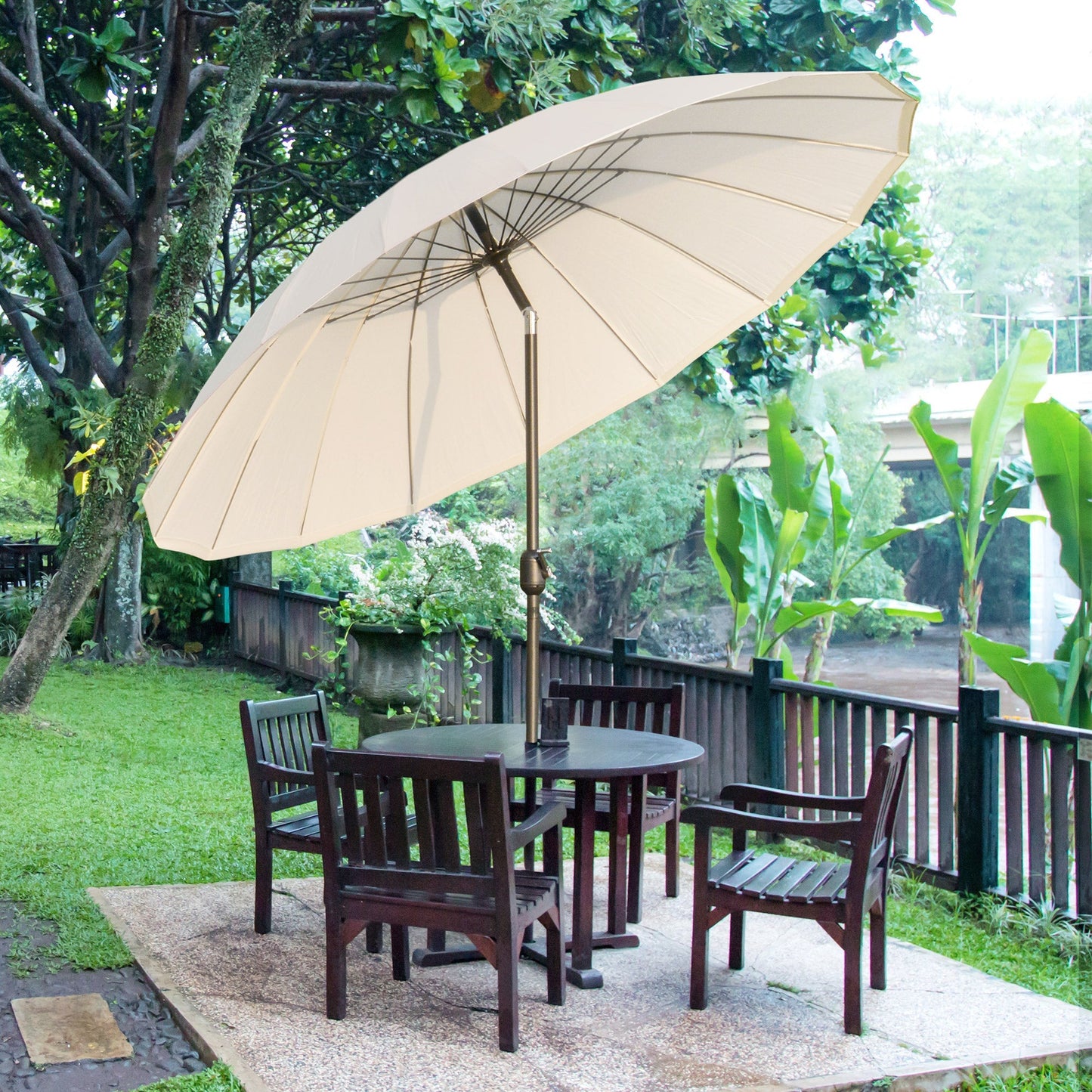 Outsunny Ф255cm Patio Parasol Umbrella Outdoor Market Table Parasol with Push Button Tilt Crank and Sturdy Ribs for Garden Lawn Backyard Pool White