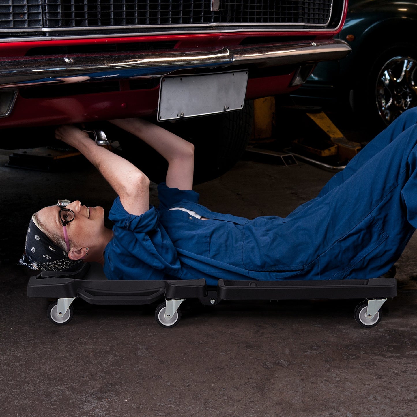 43 Inches Foldable Mechanic Creeper with Padded Headrest and Tool Trays-Black