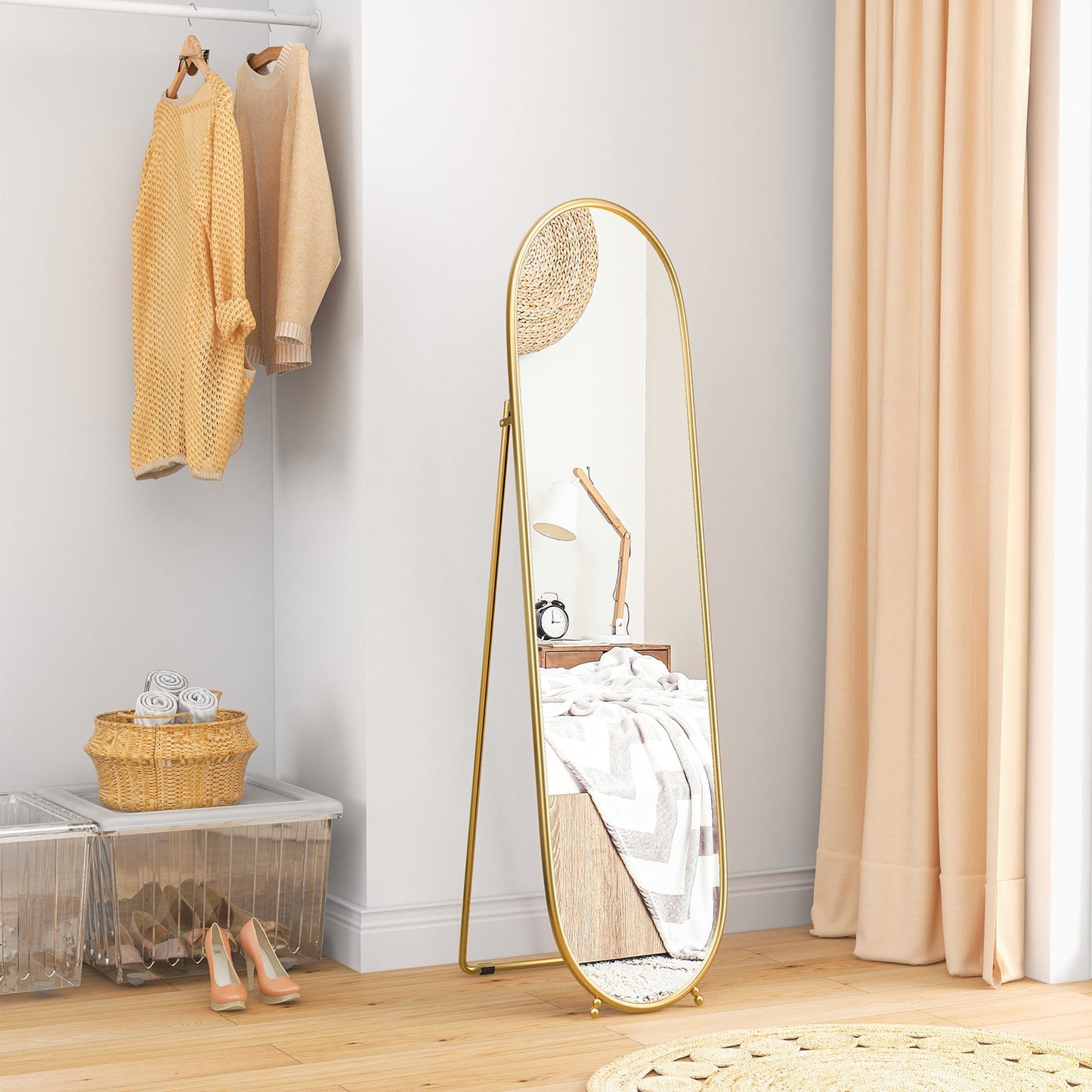 HOMCOM Three-Way Curved Full Length Mirror - Gold Tone
