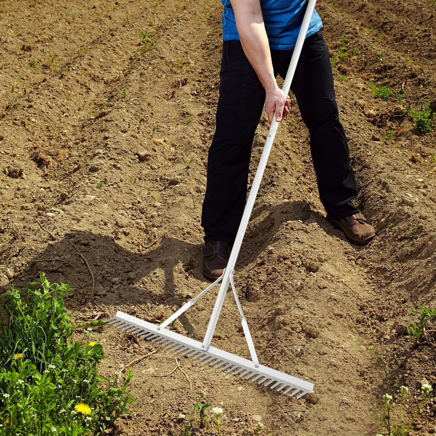 Heavy-Duty Aluminum Landscape Rake with 91 cm Wide Rake Head