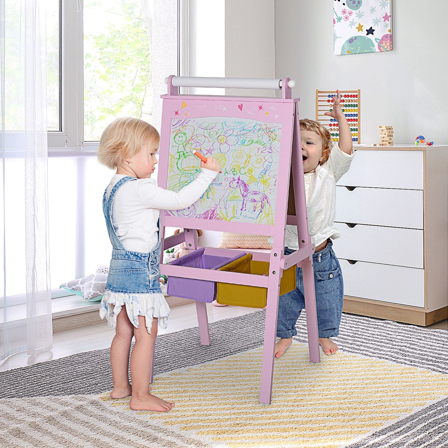 HOMCOM Kids Easel 3 w 1 Drewniana tablica artystyczna z rolką papieru, dwustronna tablica kredowa i biała z koszami do przechowywania dla małych dziewczynek, różowa