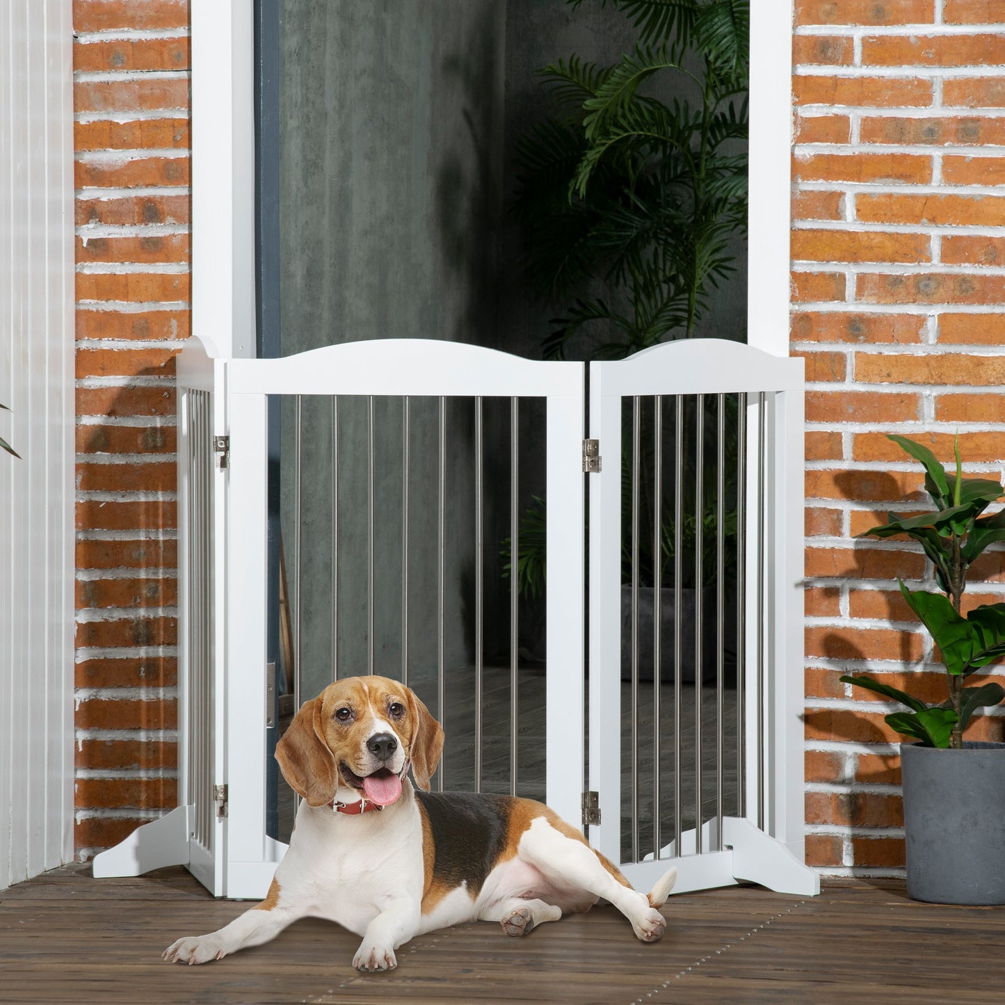 PawHut Foldable Dog Gate, Freestanding Pet Gate, with Two Support Feet, for Staircases, Hallways, Doorways - White