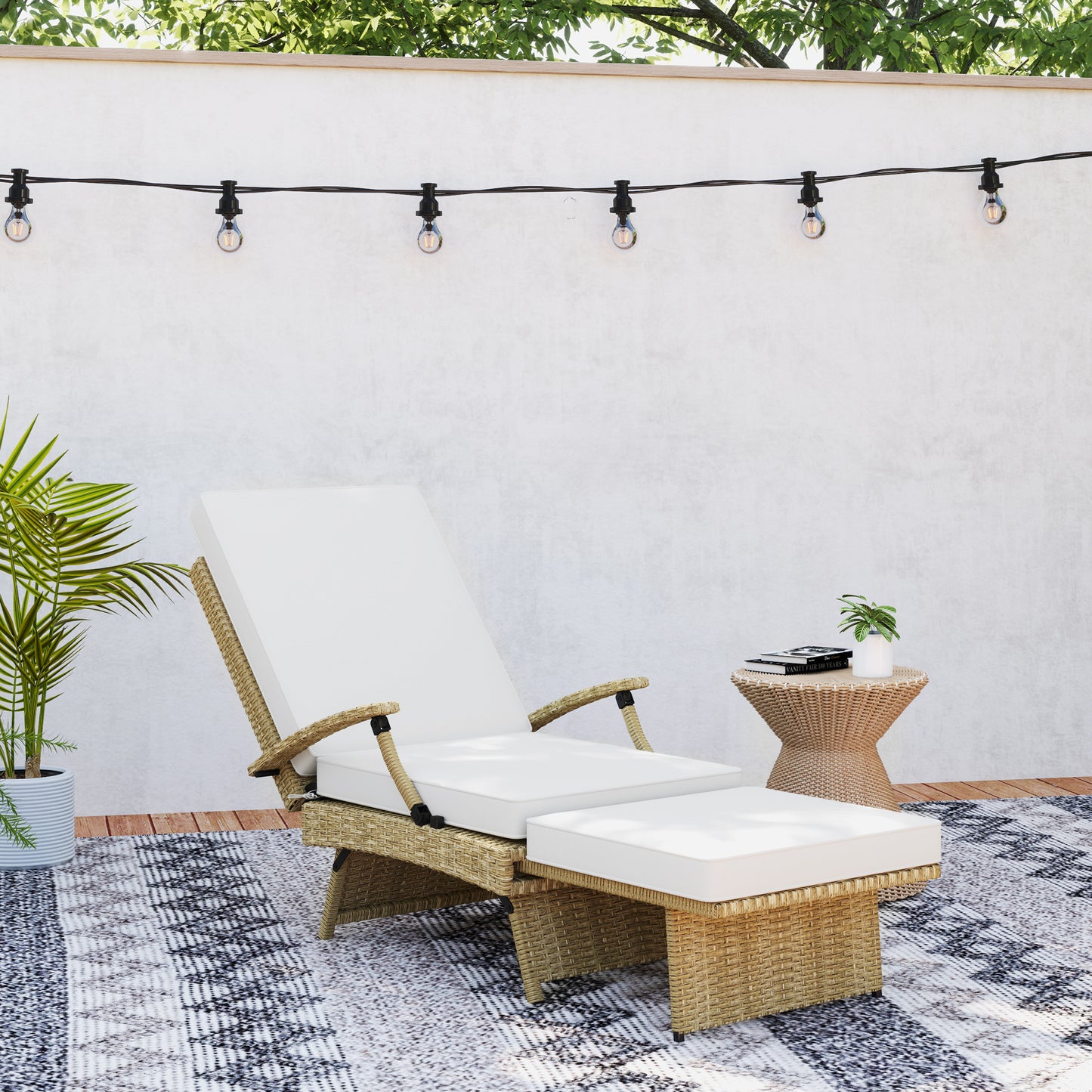 Outsunny 80√Ç¬∞ Reclining Rattan Lounger - White/Beige