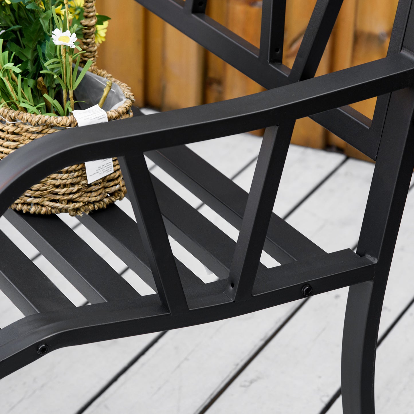Ławka ogrodowa Outsunny 2-osobowa z poduszką, metalowa sofa dwuosobowa, krzesło parkowe z listewkami, ozdobne oparcie i podłokietniki, kolor czarny