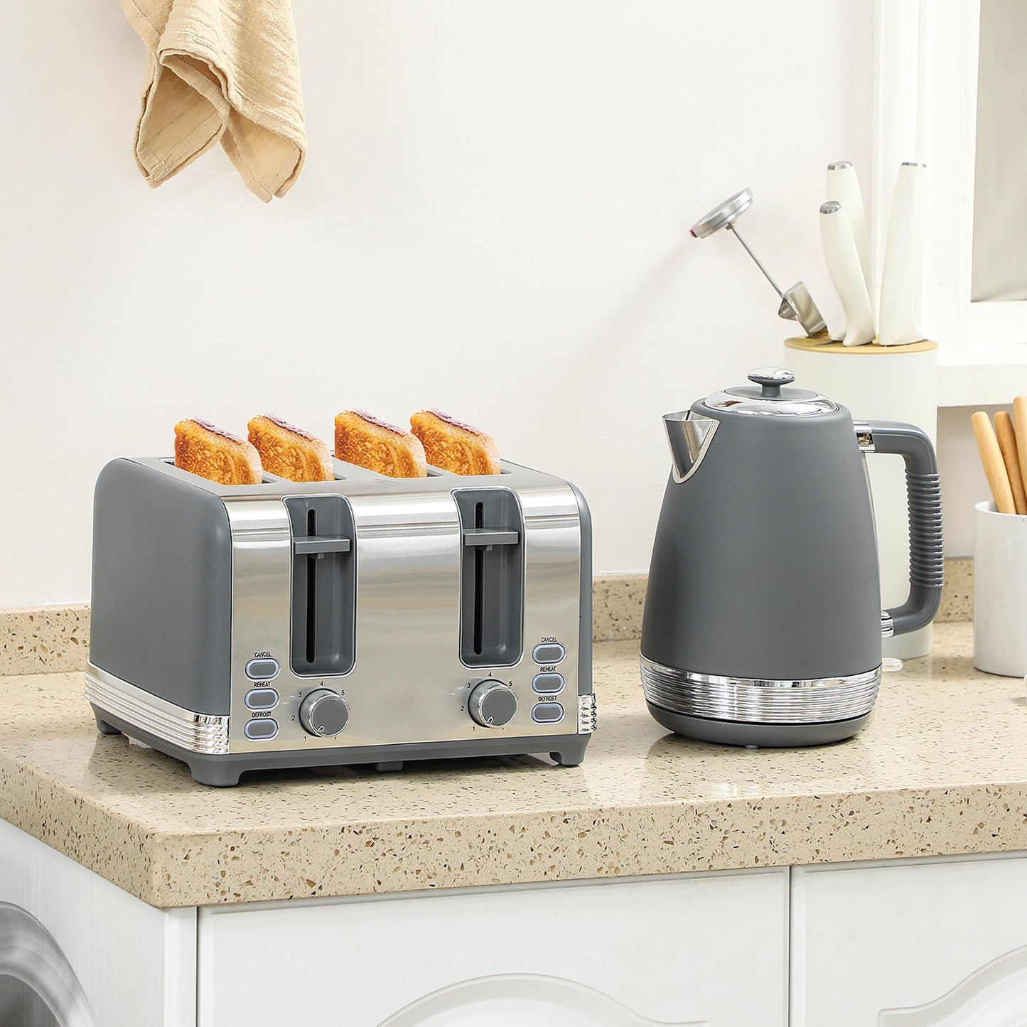 HOMCOM Stainless Steel Kettle and Toaster Set, 1.7L 3000W Rapid Boil Jug Kettle with UK Strix Thermostat, Limescale Filter, 4 Slice Toaster with 7 Browning Controls, Crumb Tray, Grey and Silver Tone
