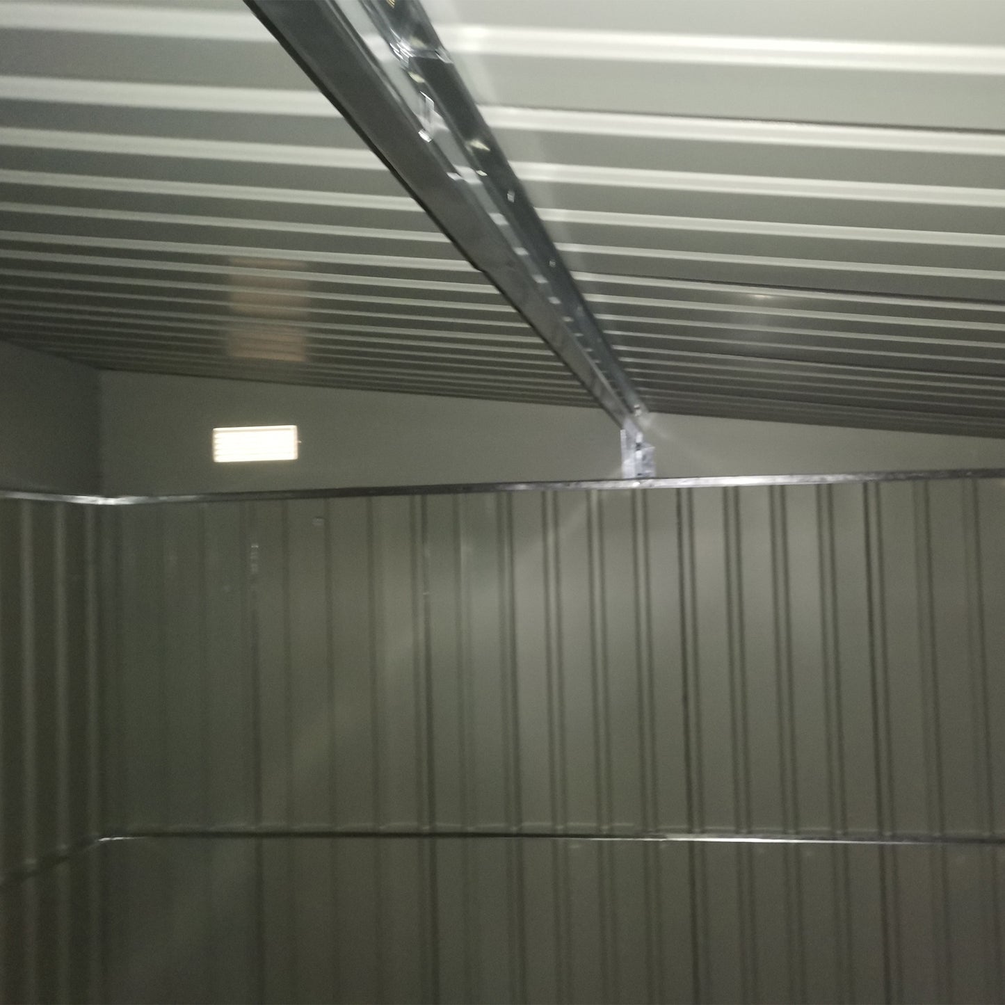 Outsunny 3,3 x 2,68 m Falista metalowa szopa - czarna