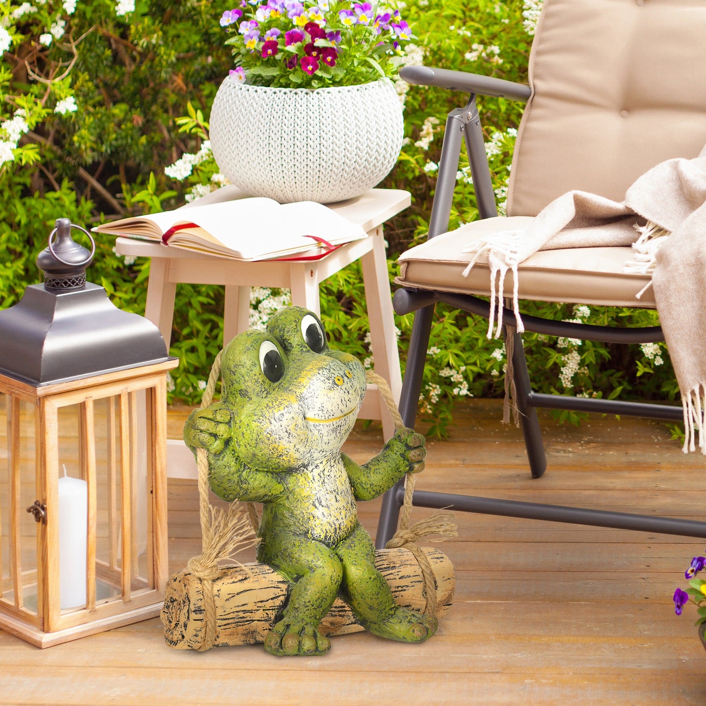 Outsunny Hanging Garden Statue, Vivid Frog on Swing Art Sculpture, Outdoor Ornament Home Decoration, Green