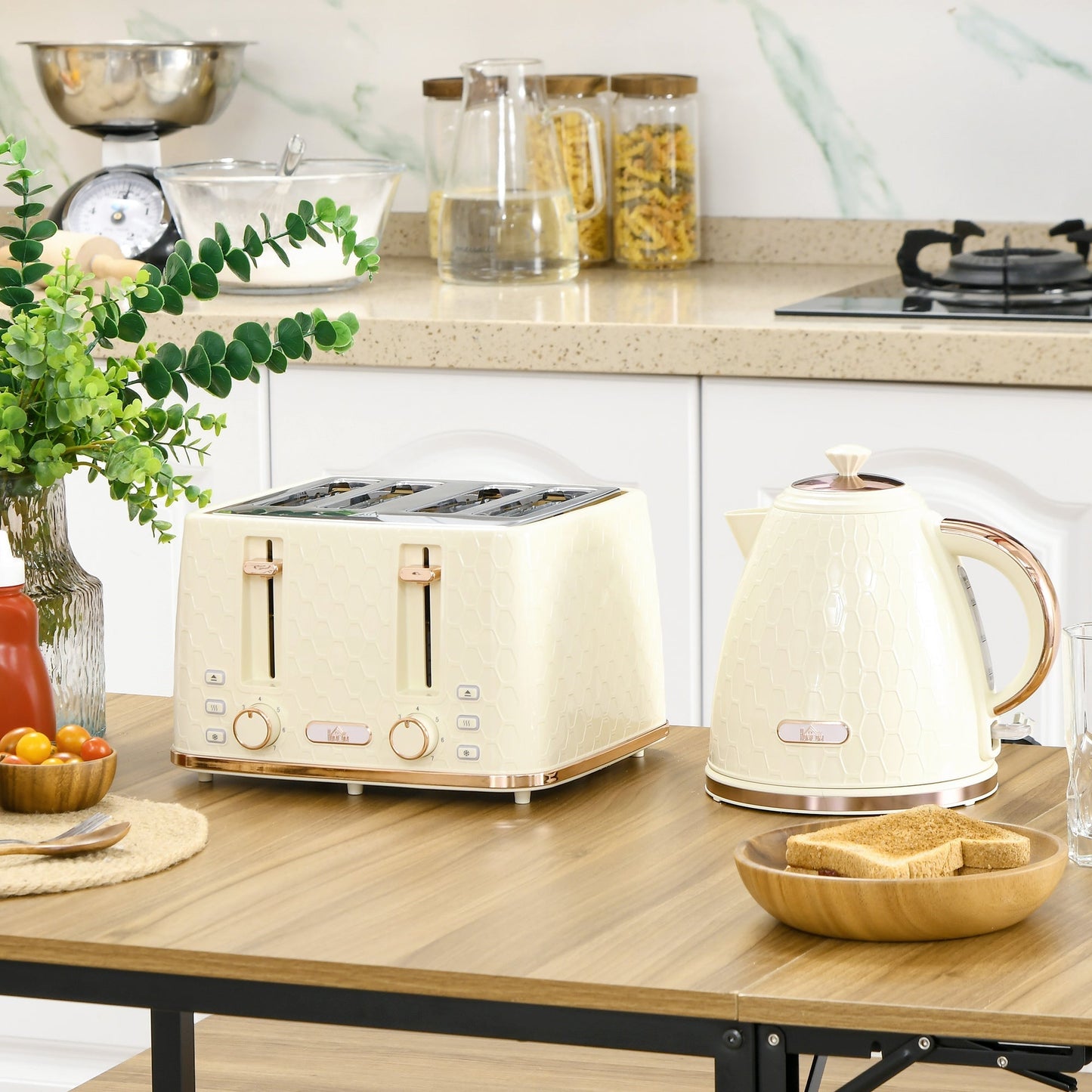 HOMCOM Kettle and Toaster Set, 1.7L 3000W Fast Boil Jug Kettle, 4 Slice Toaster with 7 Level Browning Controls, Beige