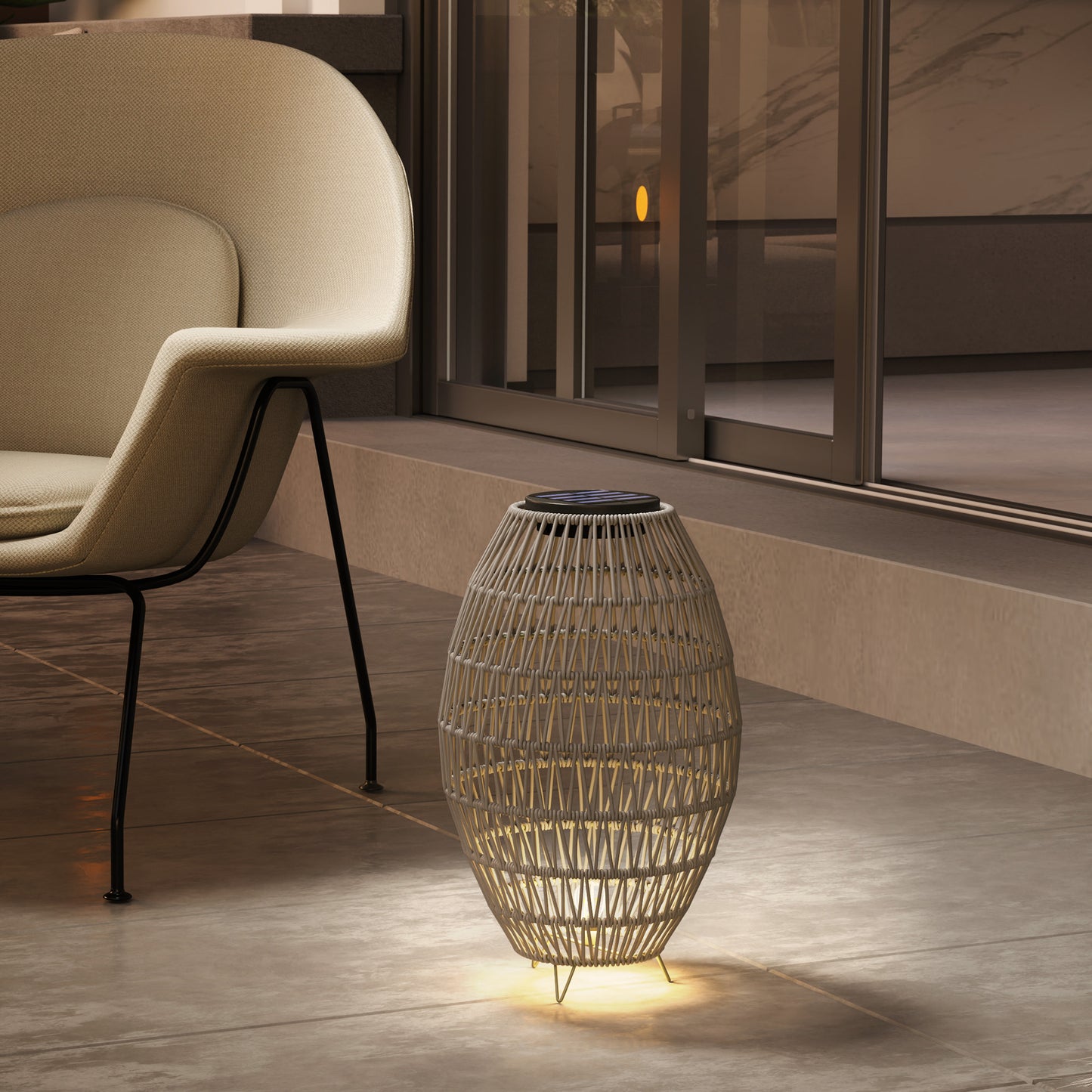 Lampa solarna Outsunny Rattan, ogrodowa lampa solarna z automatycznym włączaniem/wyłączaniem, wodoodporna IP44, dekoracyjna lampa zewnętrzna z rattanu na werandę i ścieżkę, szara