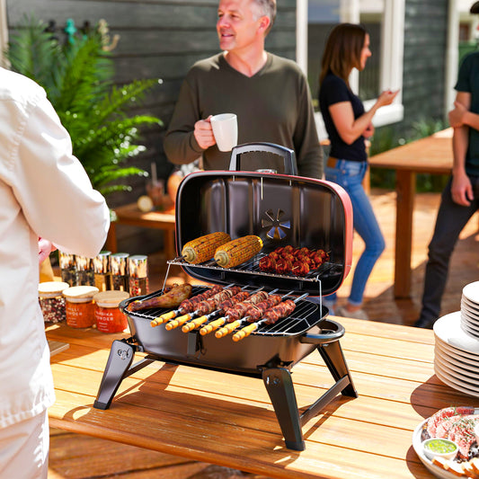 Grill węglowy Outsunny składany grill BBQ o powierzchni do gotowania 1232 cm, regulowanym otworze wentylacyjnym, termometrze, uchwytach na piknik kempingowy, czerwony