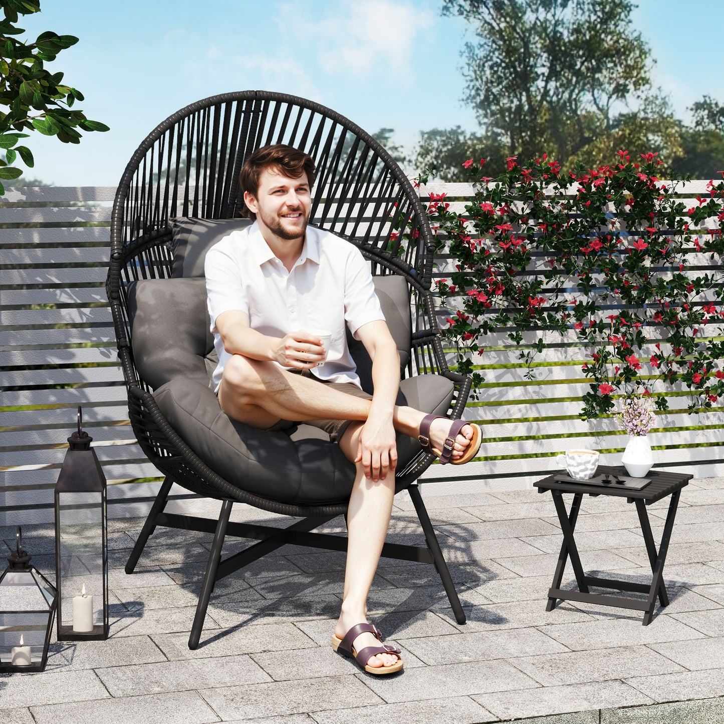 Fotel ogrodowy w kształcie jajka Outsunny z rattanu, duży, wolnostojący fotel ogrodowy w kształcie jajka z grubą, pikowaną poduszką, zagłówkiem, stalową ramą do użytku wewnątrz i na zewnątrz, antracytowy