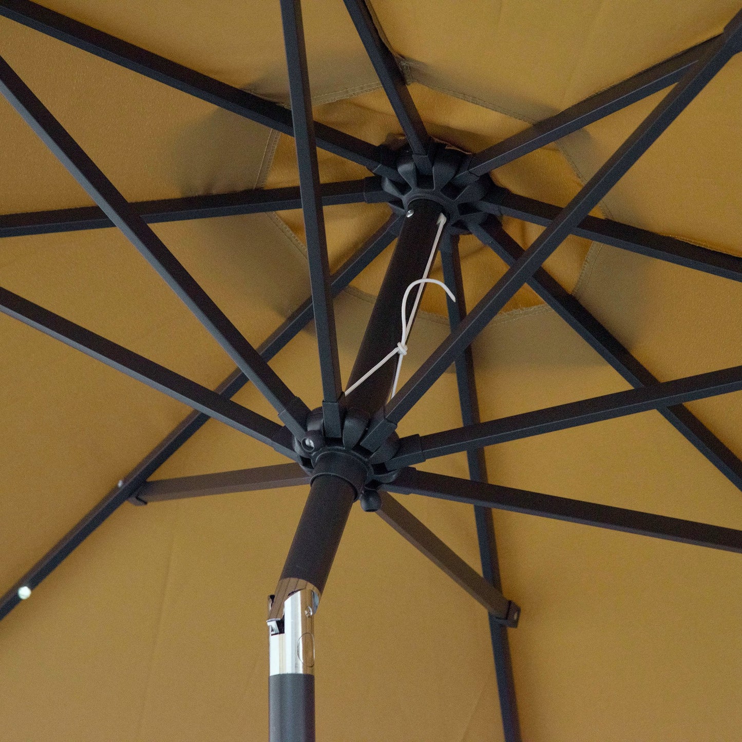 Outsunny 2.7m Patio Garden Umbrella Outdoor Parasol with Tilt Crank and 24 LEDs Lights (Brown)