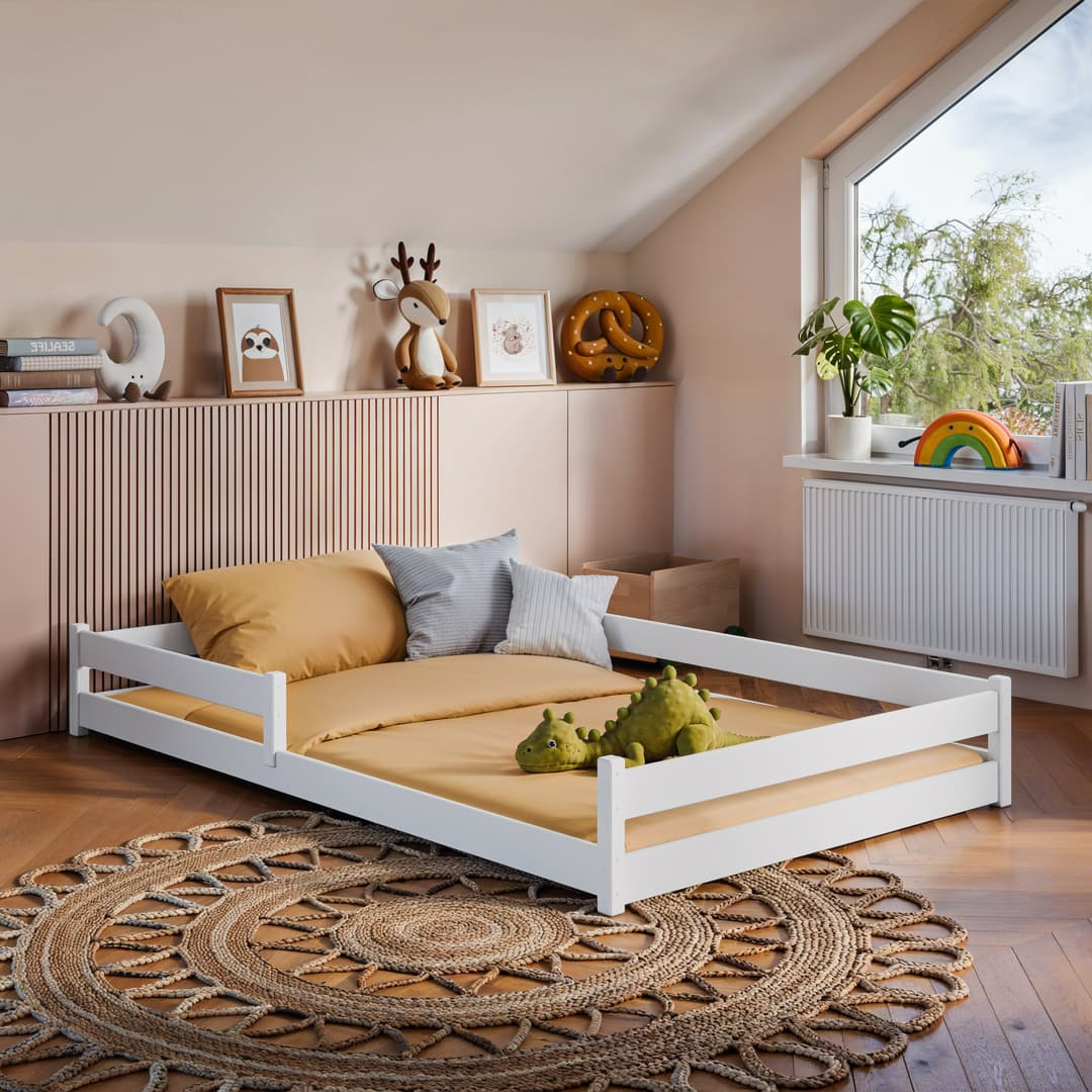 Hampshire Wooden Bed Zofia [EU Small Double]