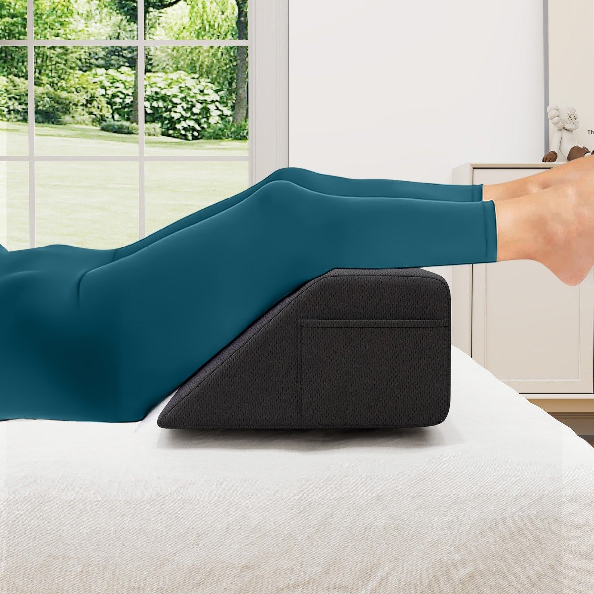 Bed Wedge Pillow  with 2 Storage Pockets-Full Size