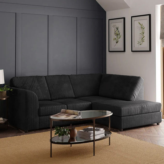 Sofa narożna Blake Full Back Black Jumbo Cord - podłokietnik po prawej i lewej stronie - dostępna w innych kolorach