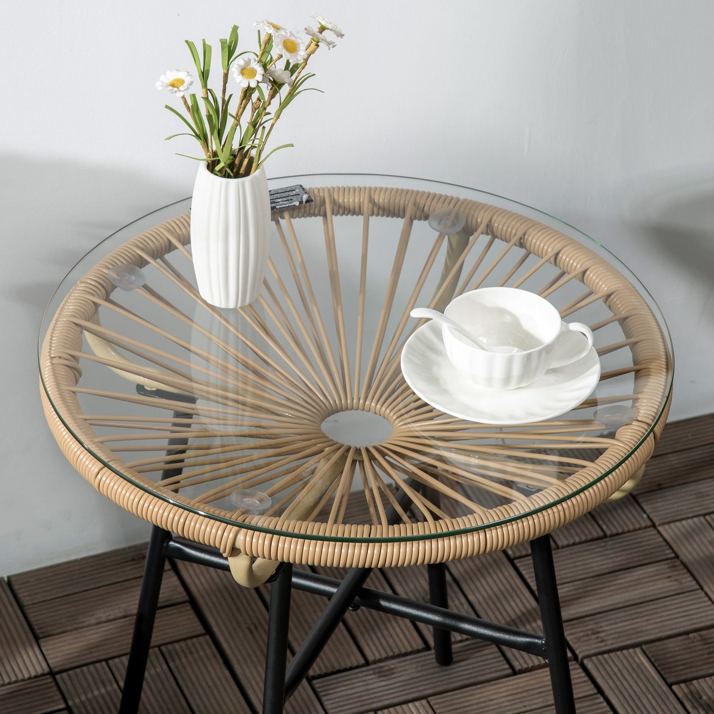 طاولة جانبية من Outsunny Rattan، طاولة قهوة مستديرة خارجية، مع سطح طاولة دائري من PE Rattan وزجاج مقسى للفناء والحديقة والشرفة، باللون الأسود