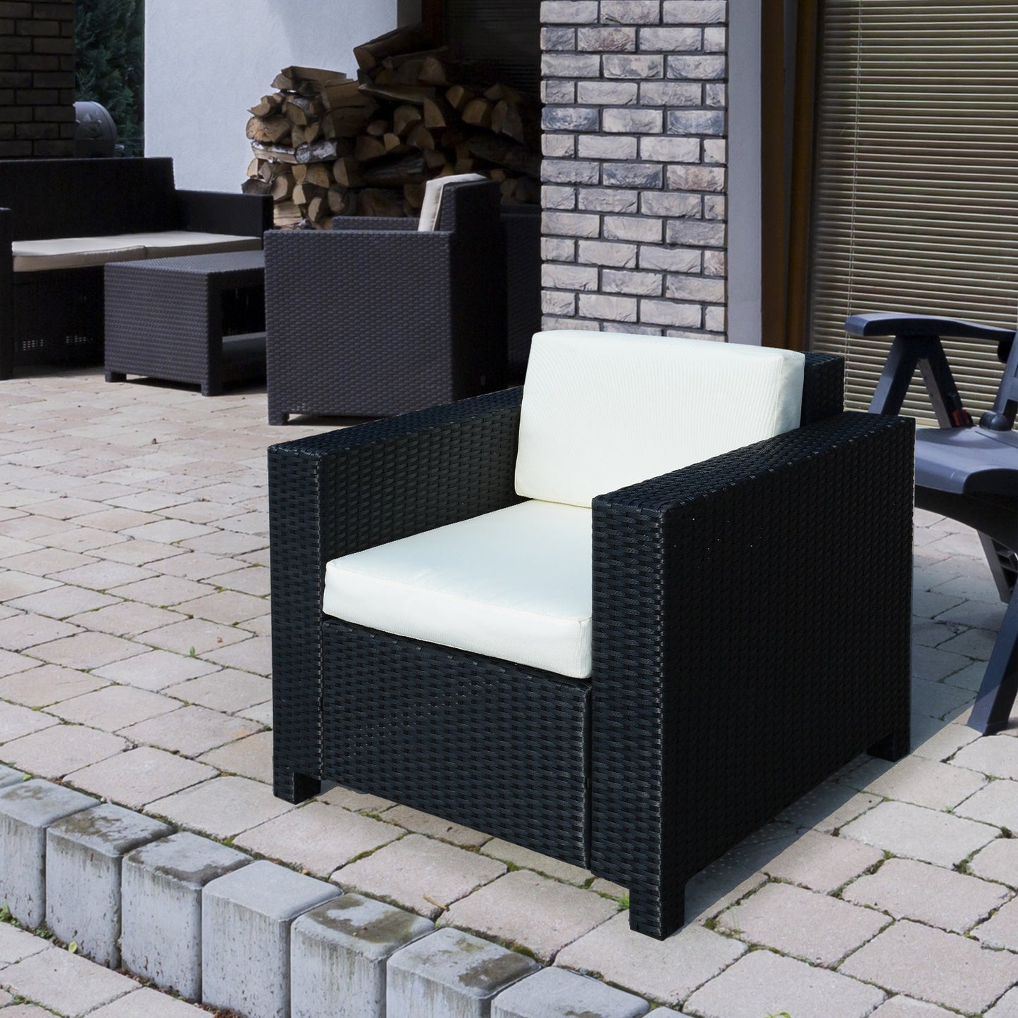 Outsunny Jednoosobowa sofa rattanowa z 10 cm grubą wyściełaną poduszką, fotel ogrodowy z plecionki PE, odporny na warunki atmosferyczne, z podłokietnikami, czarny