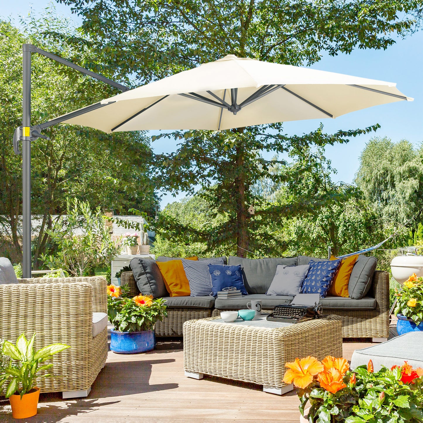 Outsunny 3 x 3(m) Parasol wysięgnikowy z podstawą krzyżową, parasol ogrodowy z obrotem 360√Ç¬∞, korbą i pochyleniem do użytku na zewnątrz, na patio, kremowo-biały