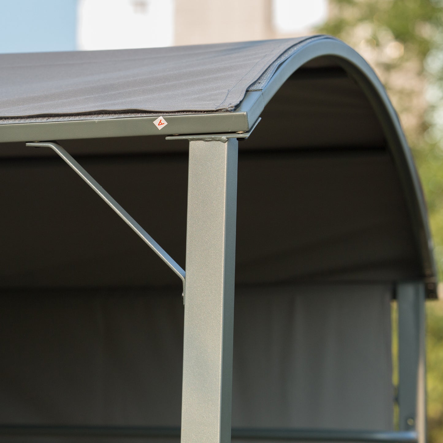 Altana grillowa Outsunny 2,2 x 1,4 m, zadaszenie do grilla zewnętrznego z półkami, wieszakami i metalową ramą, do ogrodu i na patio