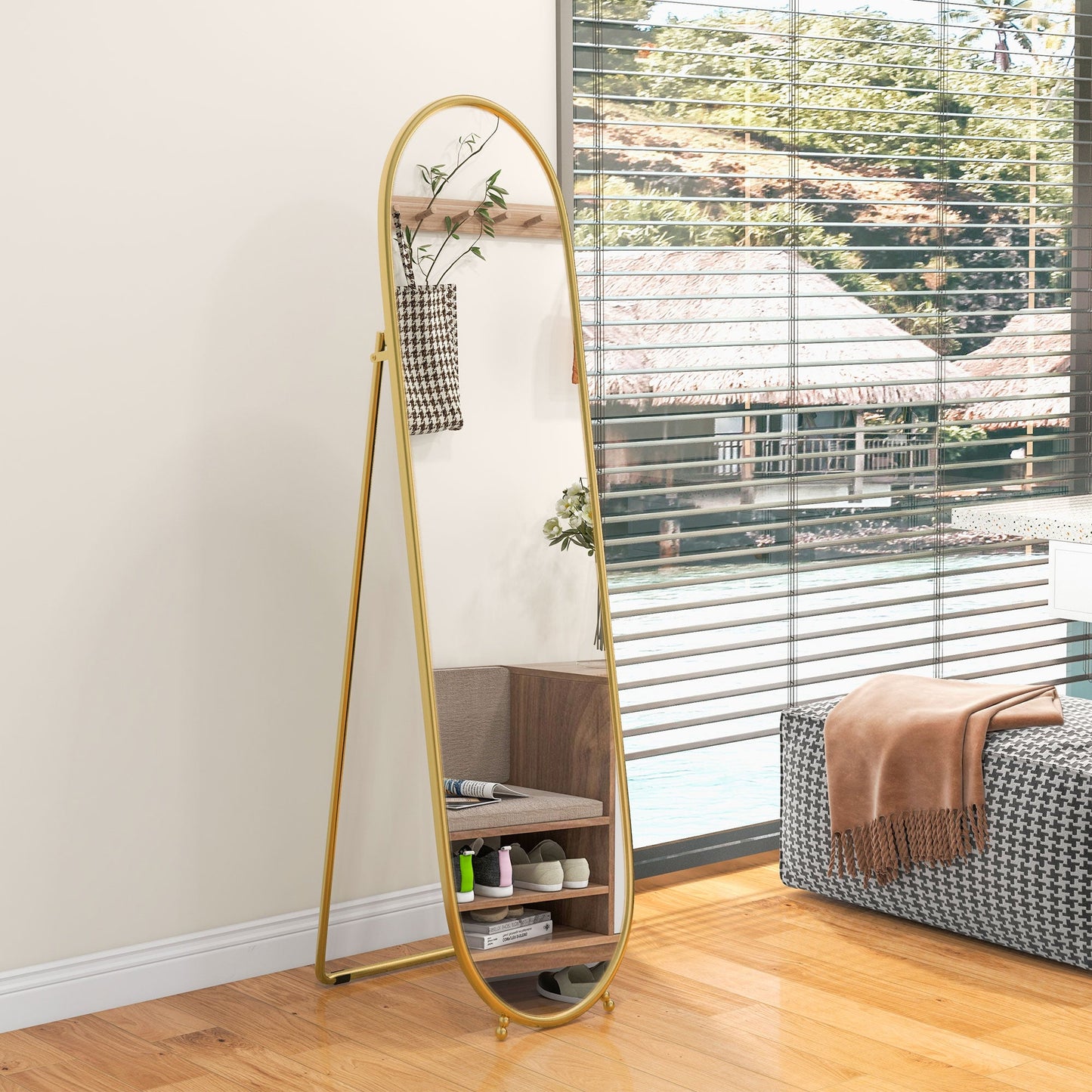 HOMCOM Three-Way Curved Full Length Mirror - Gold Tone